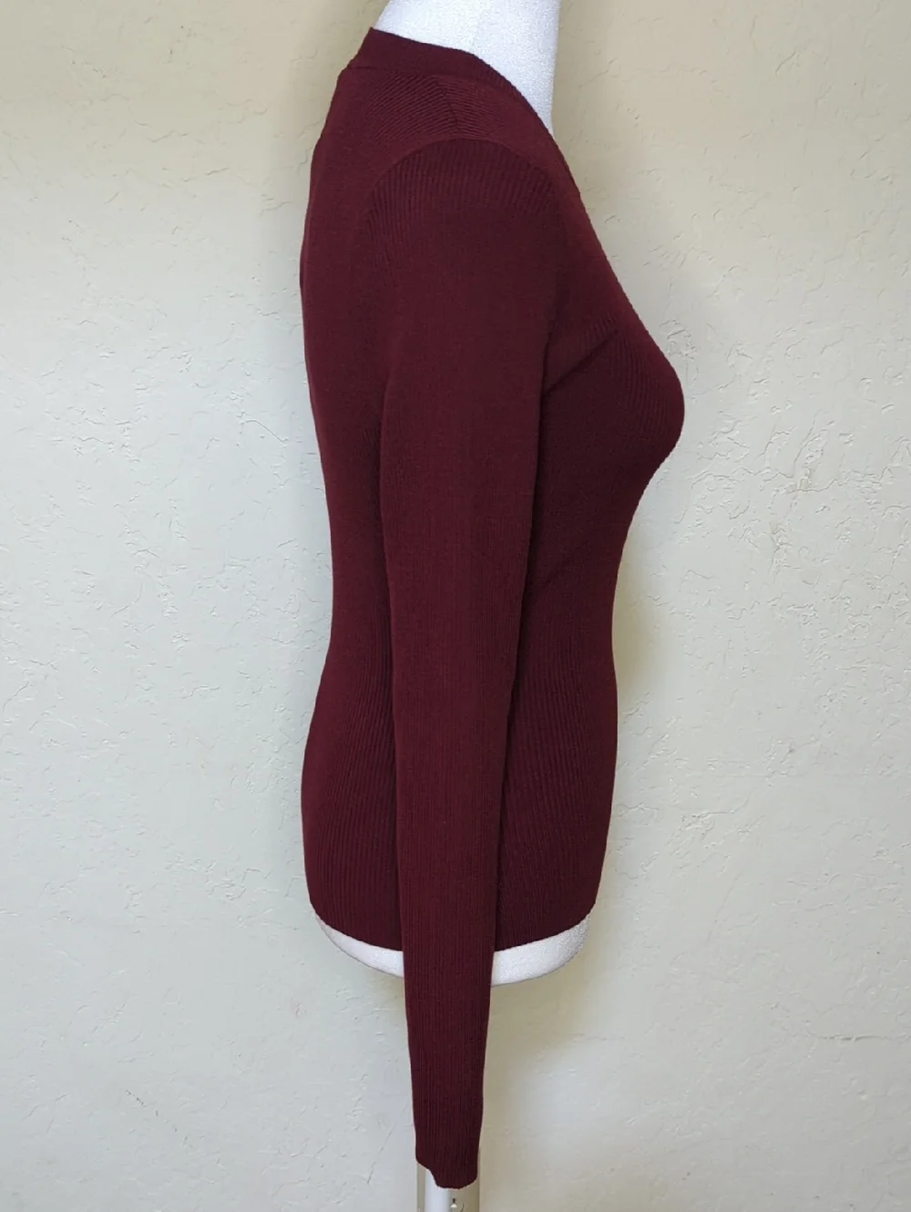 Express Burgundy Silky Soft Fitted Ribbed Crew Neck Sweater Size Small